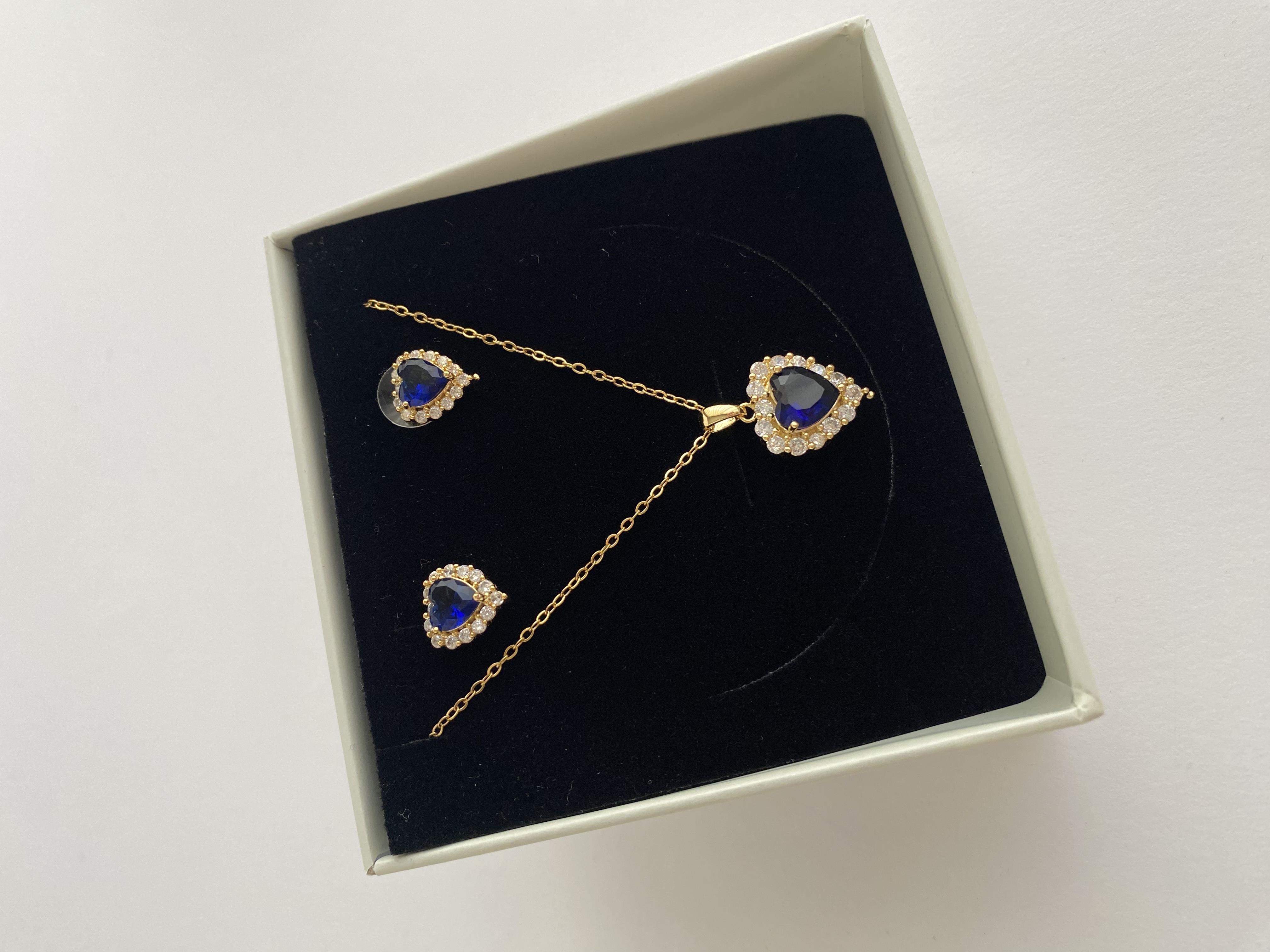 Zirkon Taşlı Kalp Çelik Kolye ve Çelik Küpe Seti-Gold