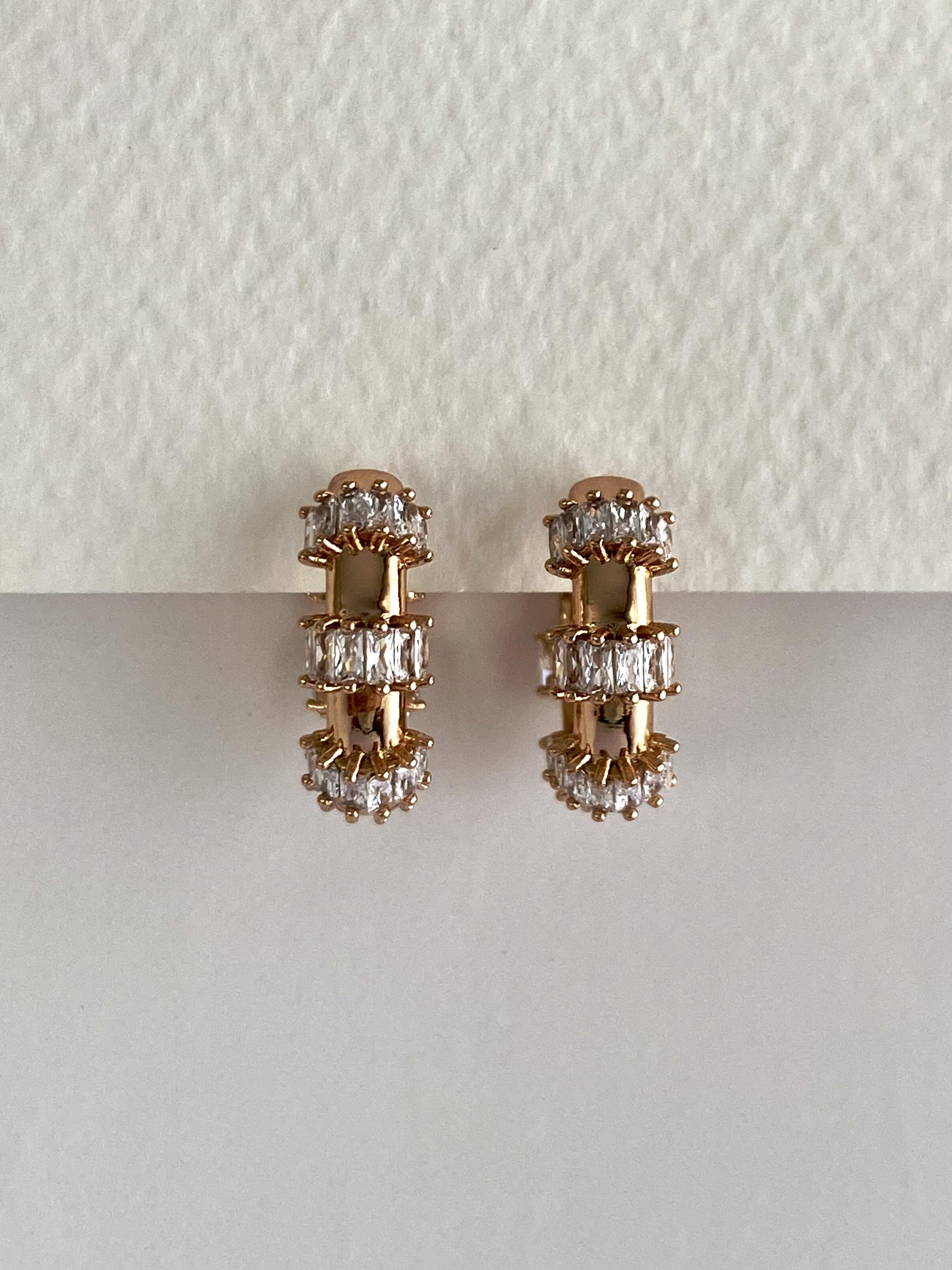 Zirkon Taşlı Trend Halka Küpe