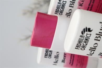 Hello Blush Doğal Işıltılı Stick Allık - Berry Kiss