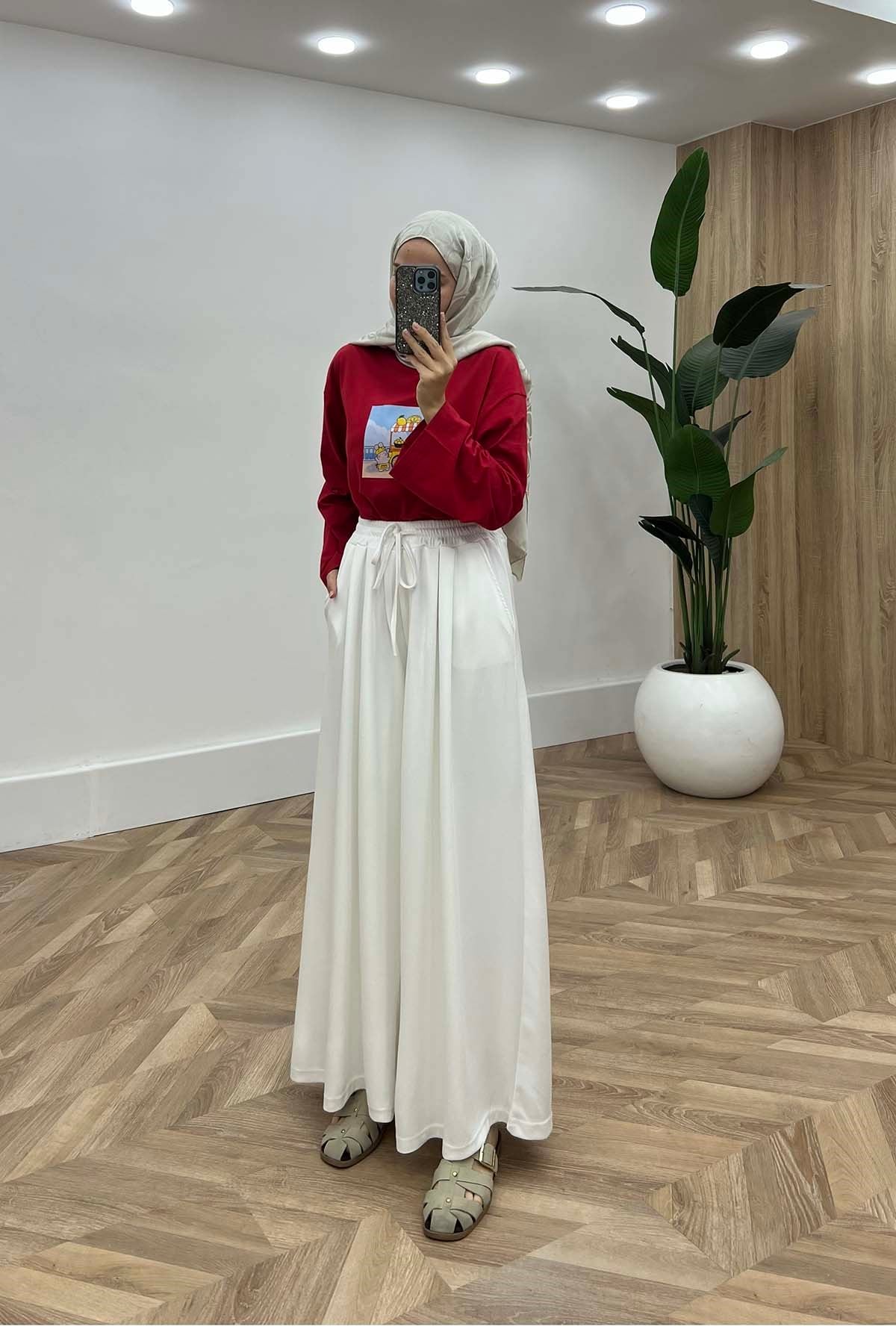 Beli Lastikli Rahat Kalıp Oysh Pantalon Beyaz