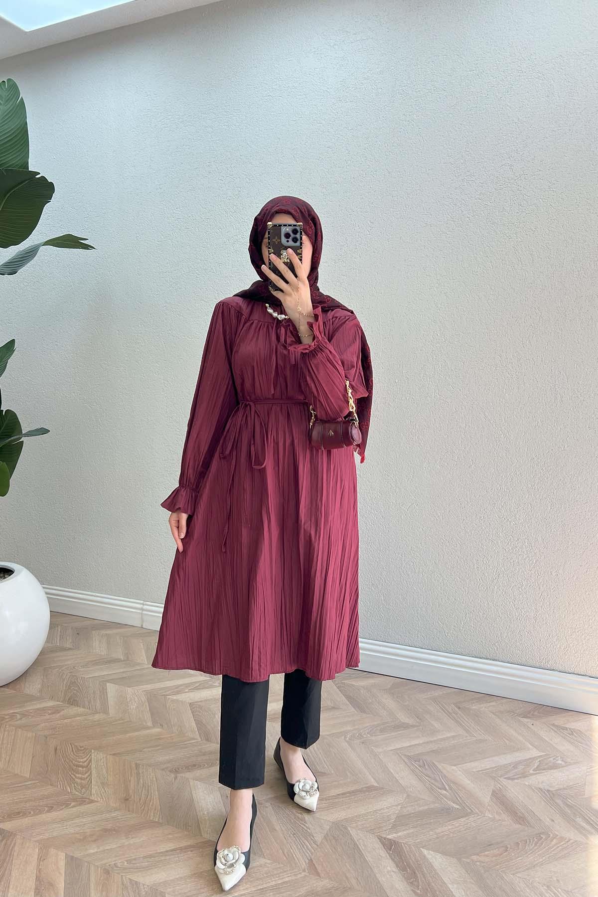 Boyun ve Kol Fırfırlı Pilise Detaytlı Tunik Bordo