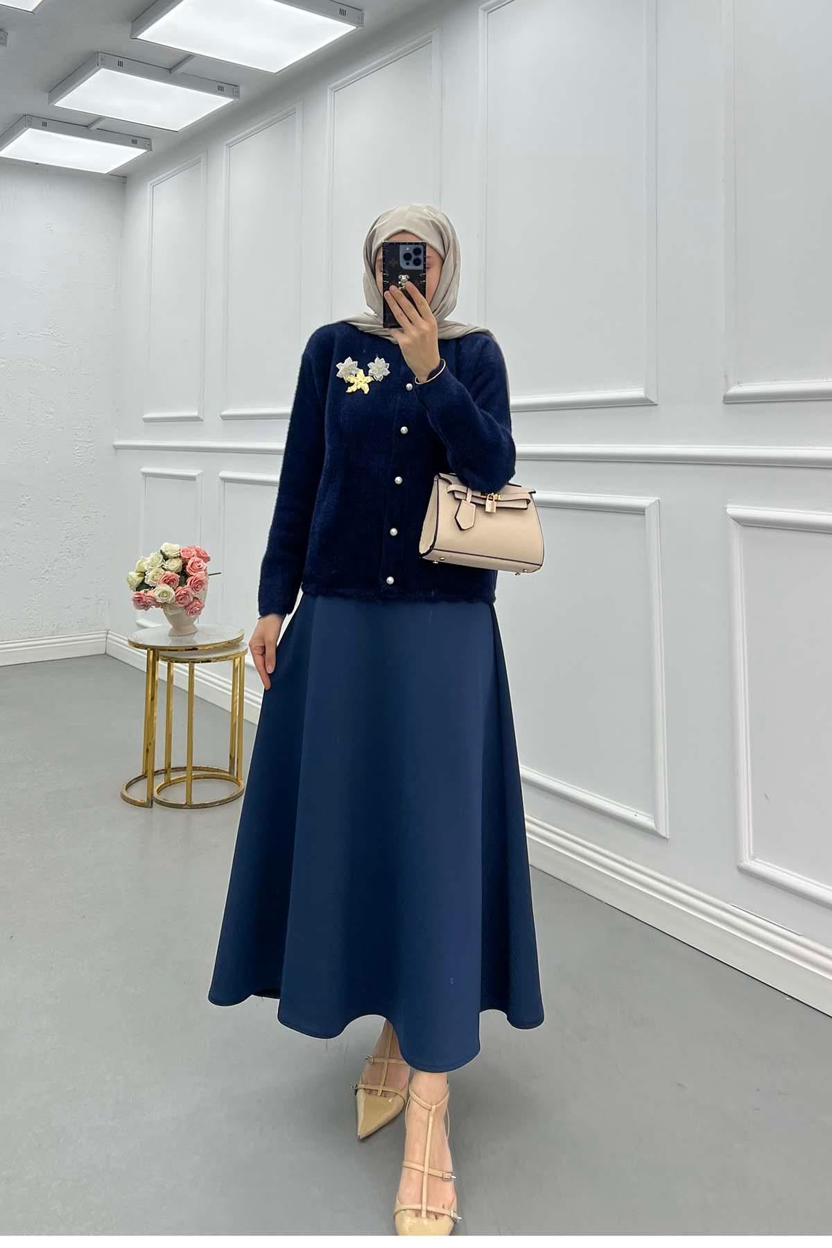 Broş Detaylı Angora Hırka Lacivert