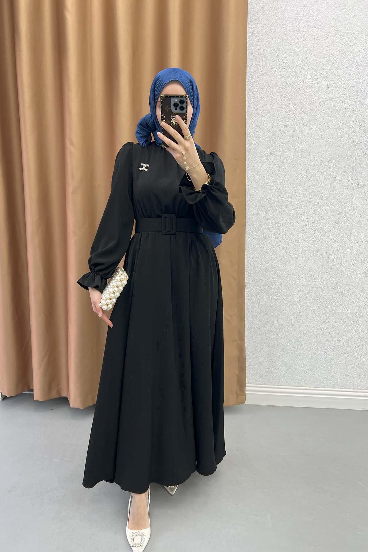 Broşlu Büzgülü Elbise Siyah