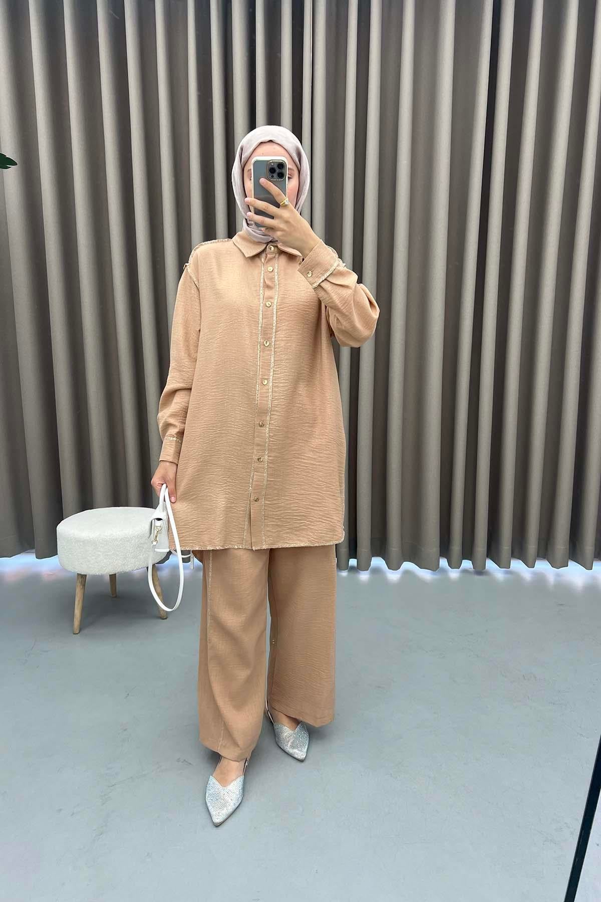 Dikiş Detaylı Parlak Takım Camel