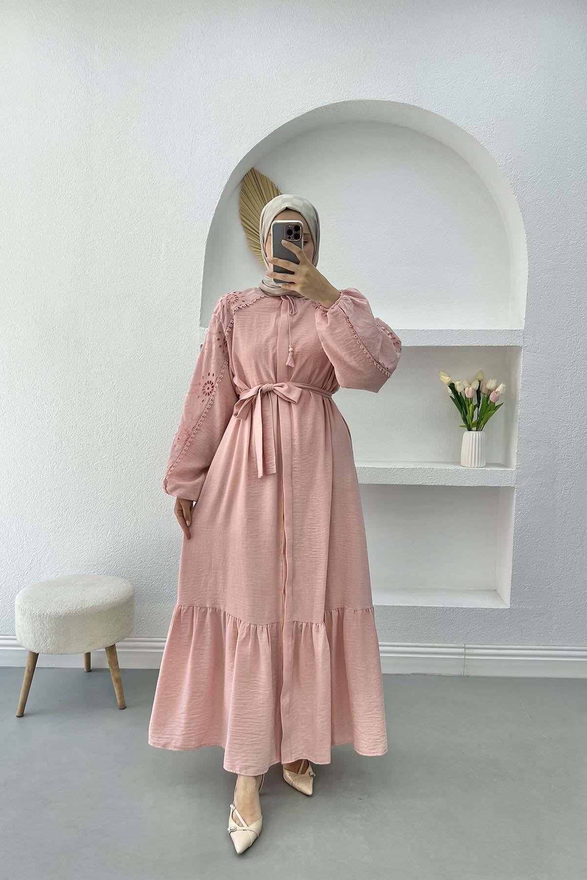 Fisto Detaylı Kuşaklı Elbise Pembe