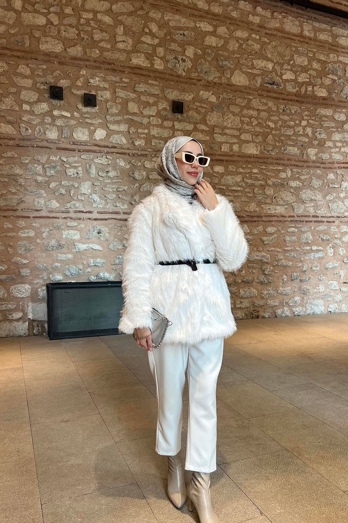 Kemerli Astarlı Kürk Kaban Beyaz