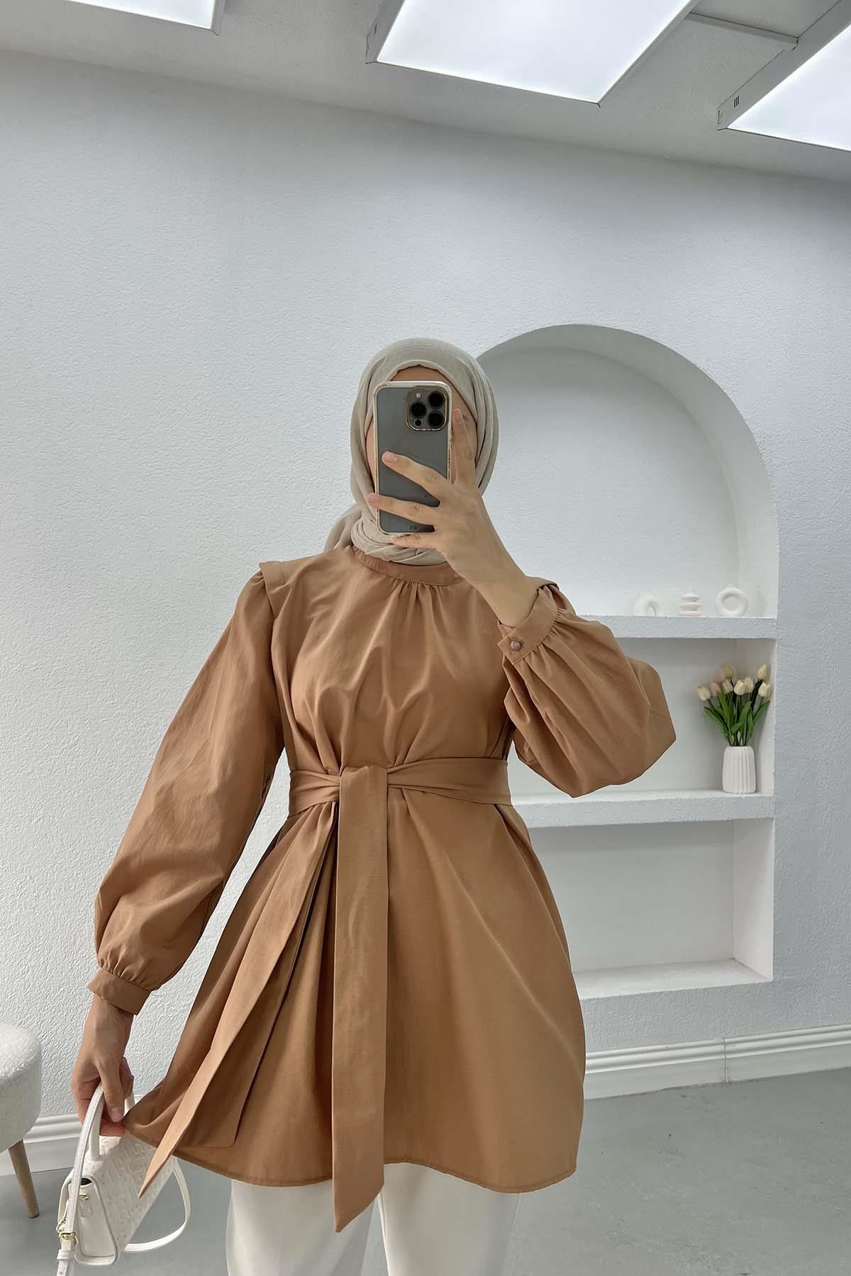 Kol Detaylı Kuşaklı Gömlek Camel