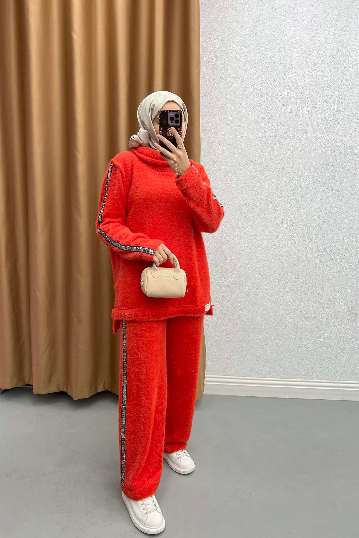 Kolları Pullu Sakallı Takım Narçiçeği