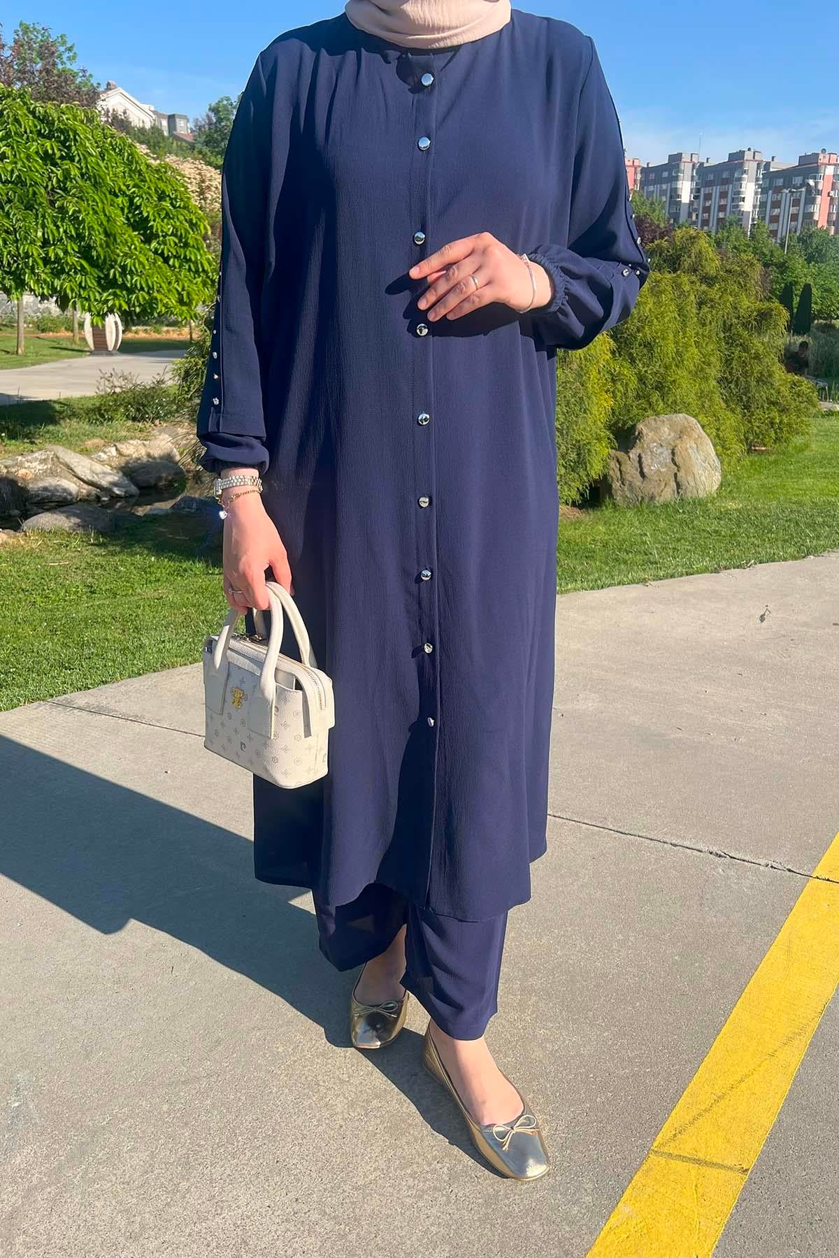 Kolları Taş Detaylı Pantalonlu Takım Lacivert