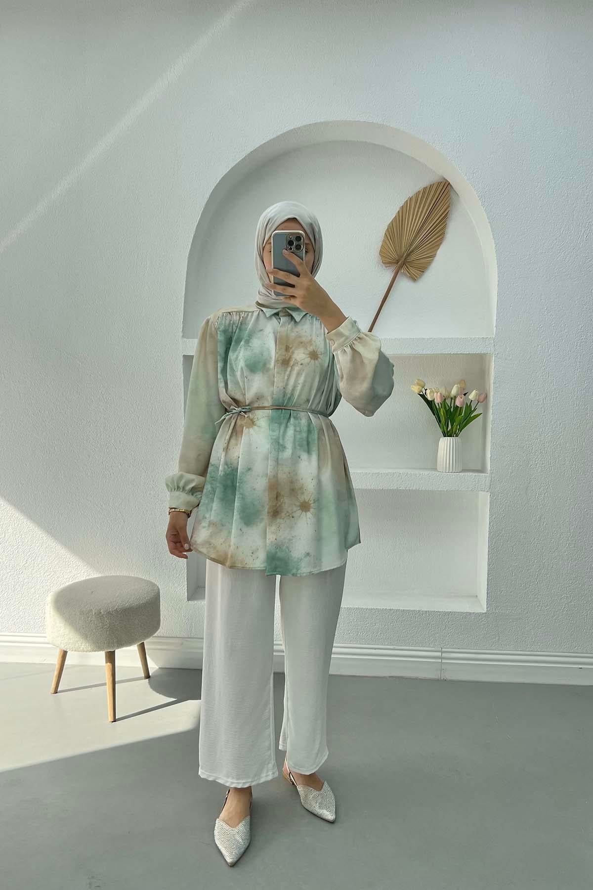 Kuşaklı Desenli Saten Bluz Su Yeşili
