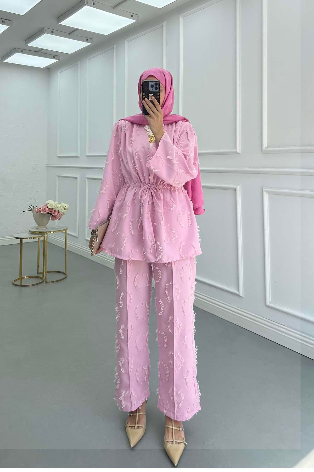 Püskül Detay Bağlamalı Takım Pembe