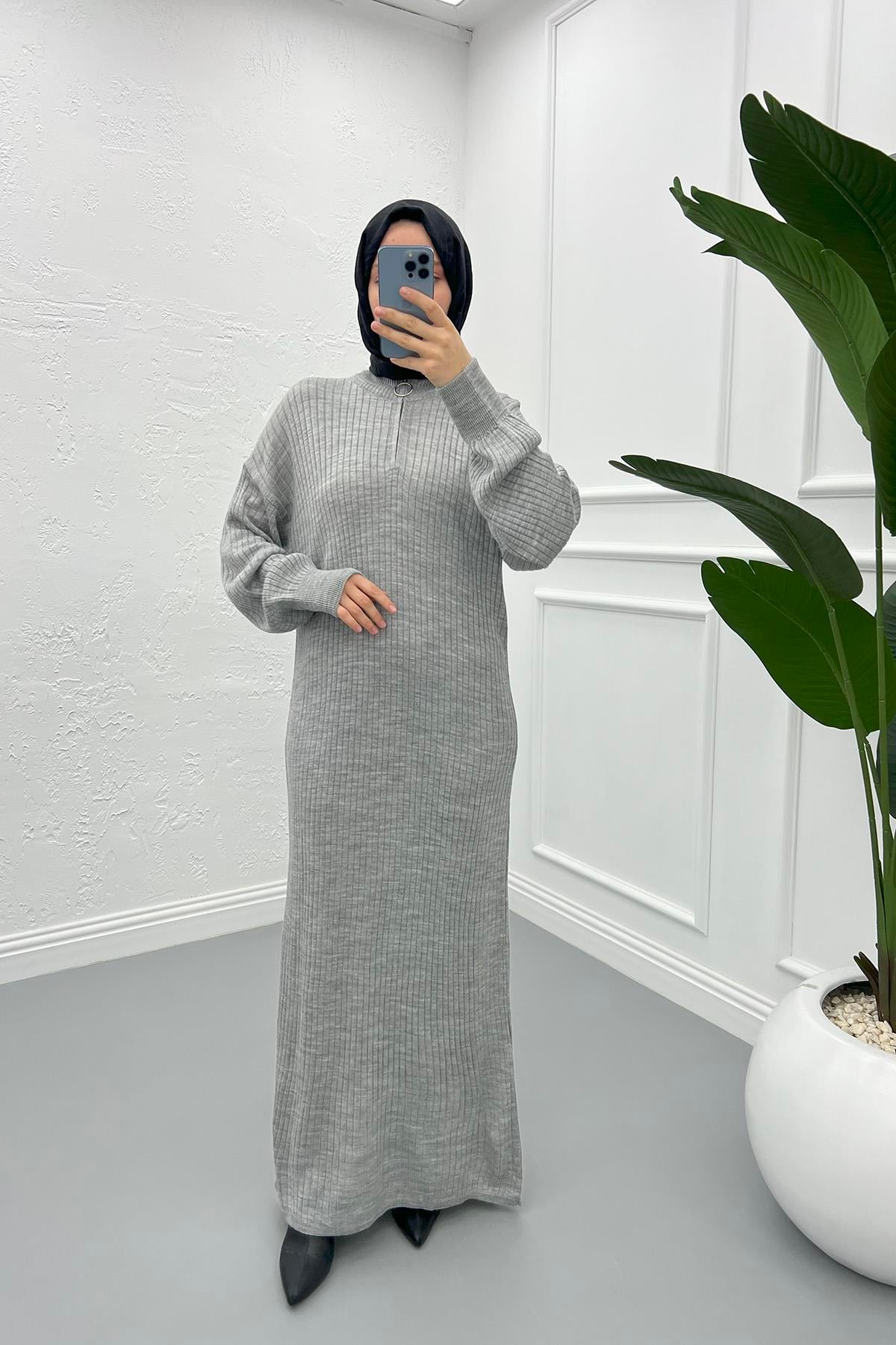 Yakası Fermuarlı Ribanalı Elbise Gri