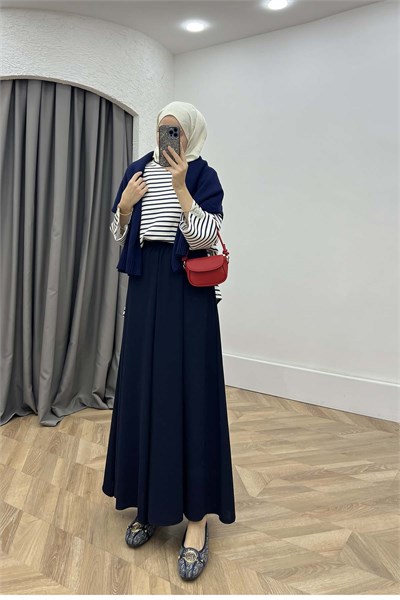 Bisiklet Yaka Yırtmaçlı Çizgili Sweatshirt Lacivert