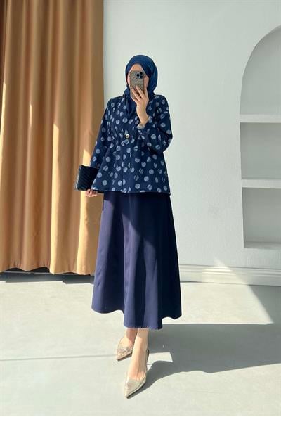 Modern Belden Oturtmalı Puantiye Desenli Takım Lacivert