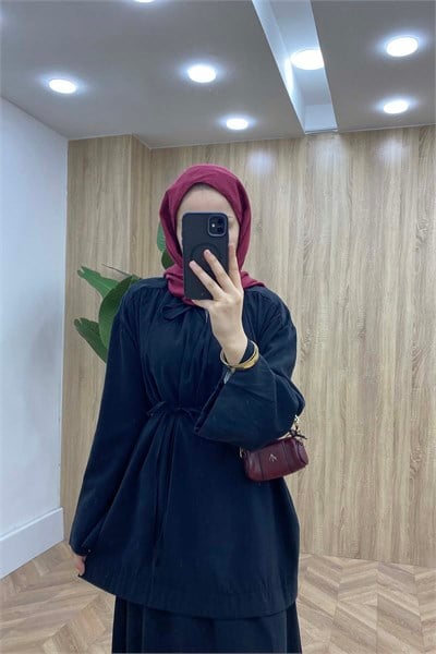Riba Boyundan Bağlamalı Dökümlü Takım Siyah