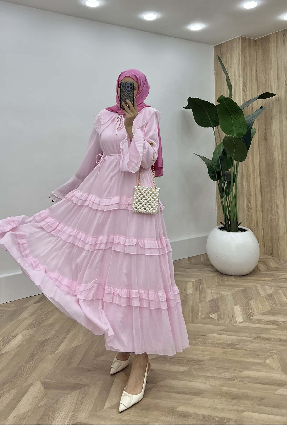 Bebek Yakalı Volanlı Uzun Elbise Pembe
