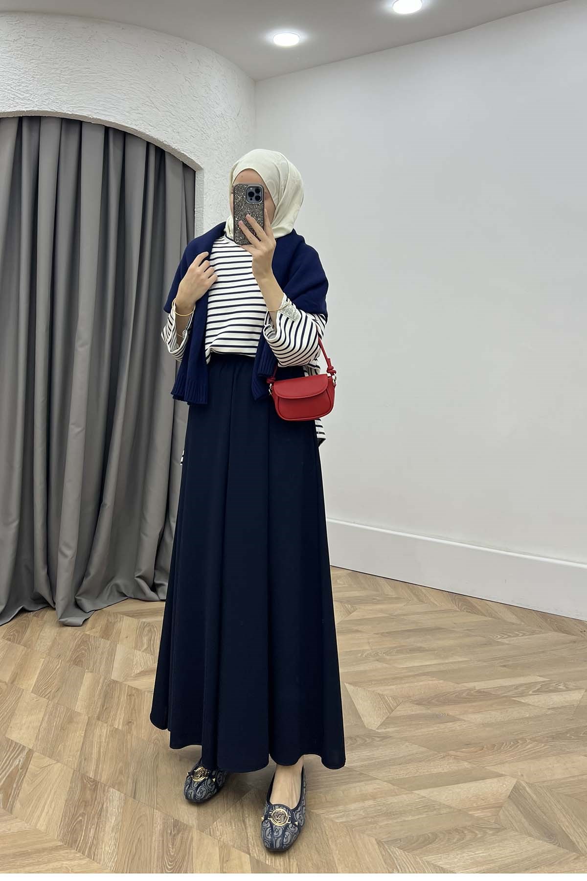 Bisiklet Yaka Yırtmaçlı Çizgili Sweatshirt Lacivert