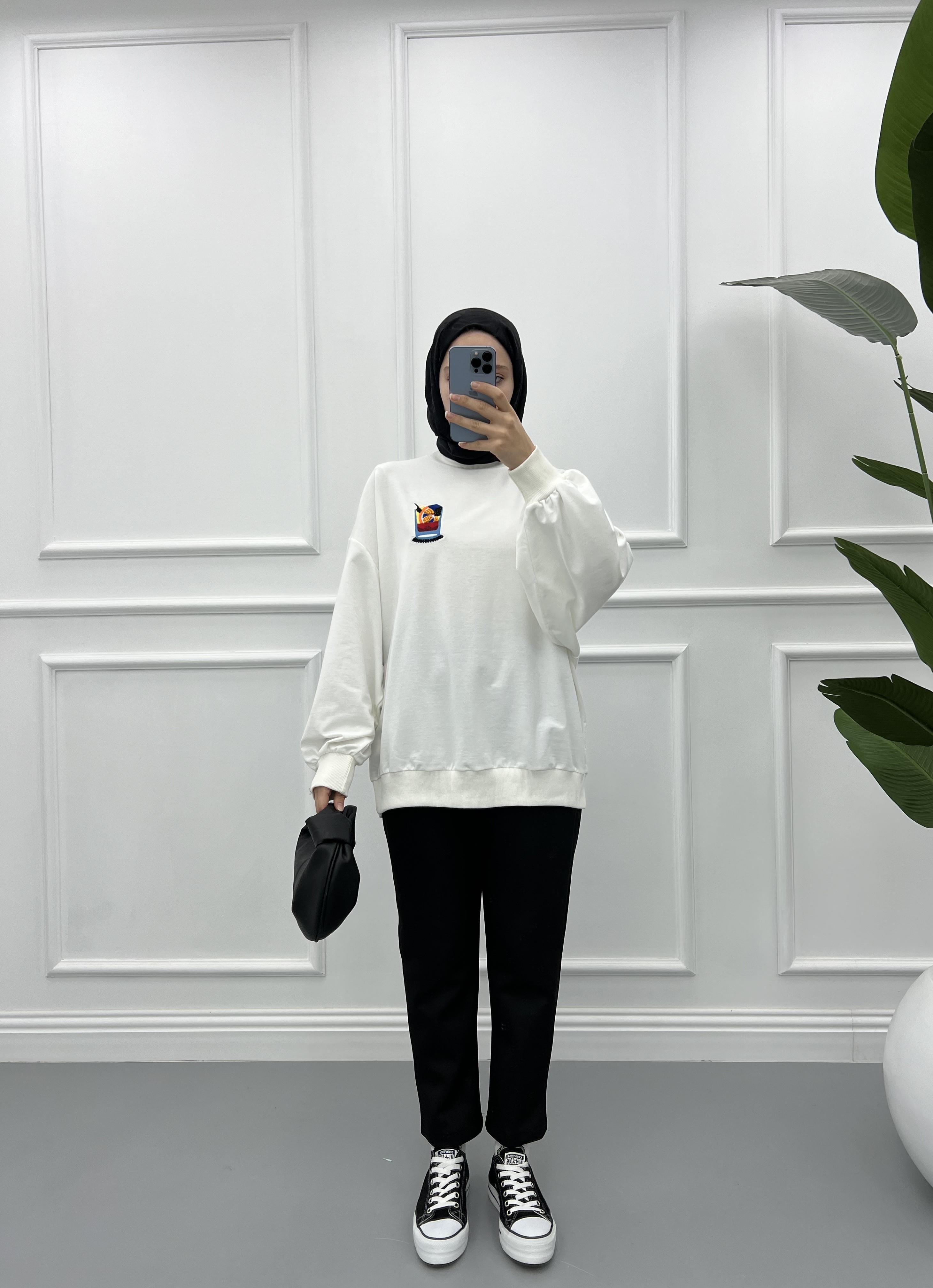Boncuklu Sweatshirt Ekru