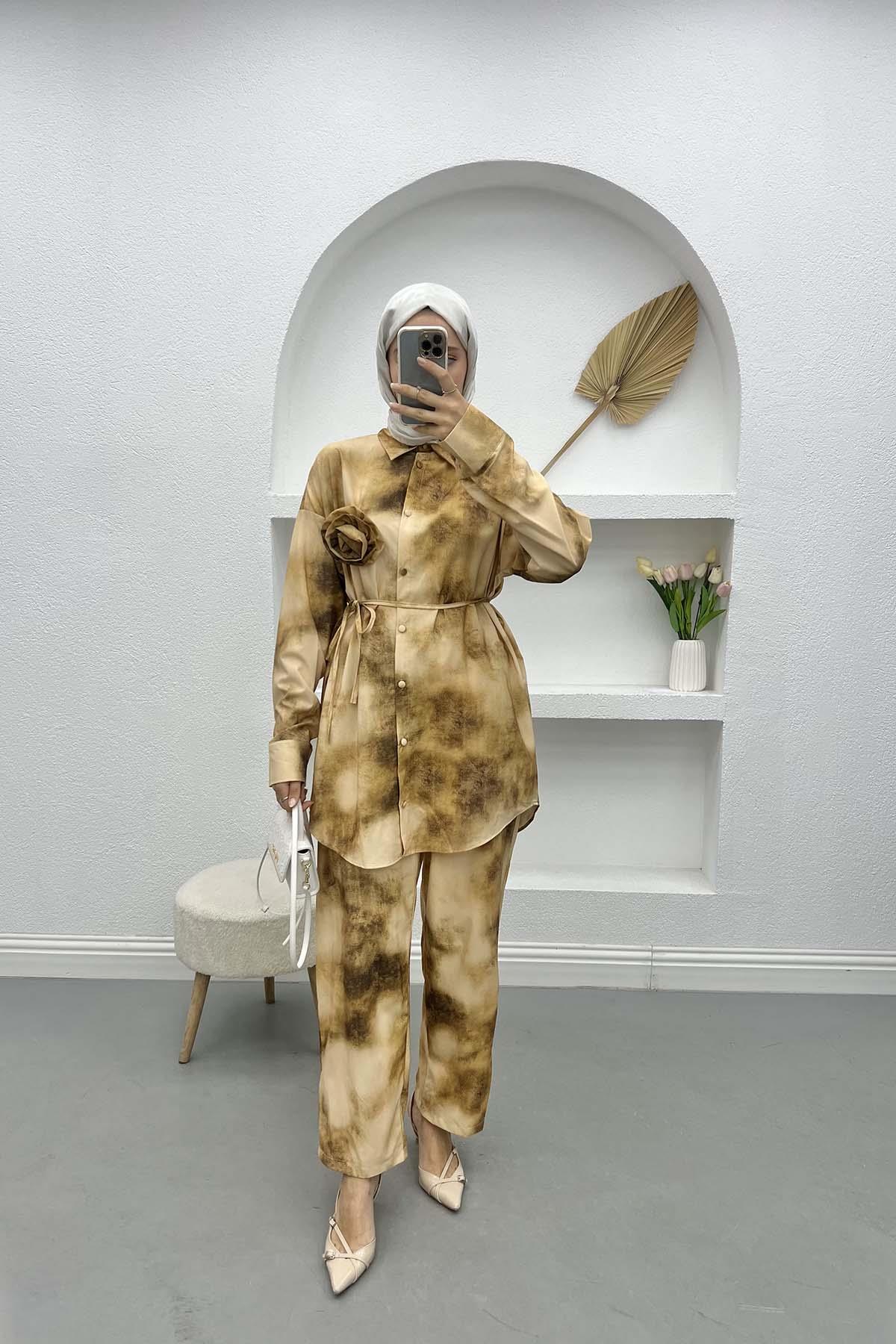 Broşlu Batik Desen Takım Kahve