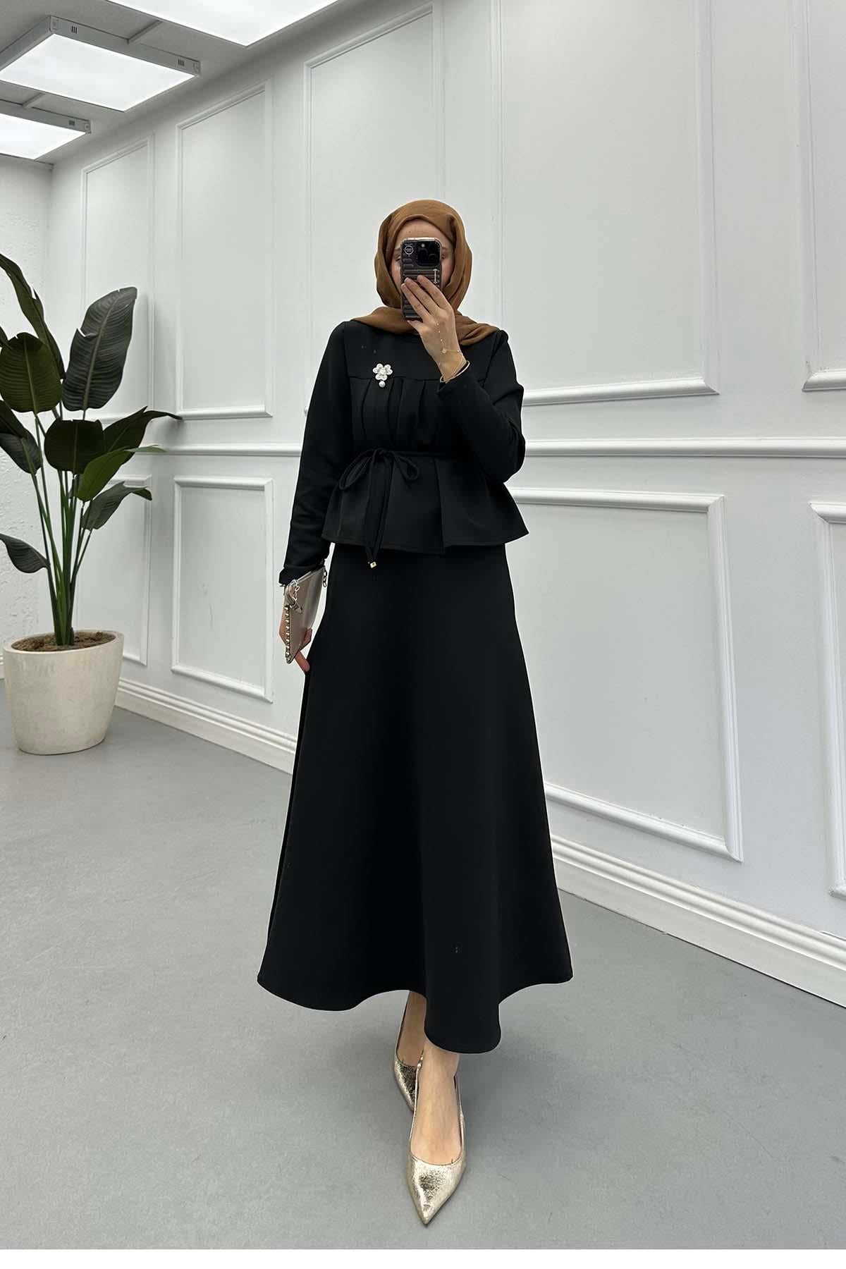 Broşlu Kuşaklı Scuba Takım Siyah
