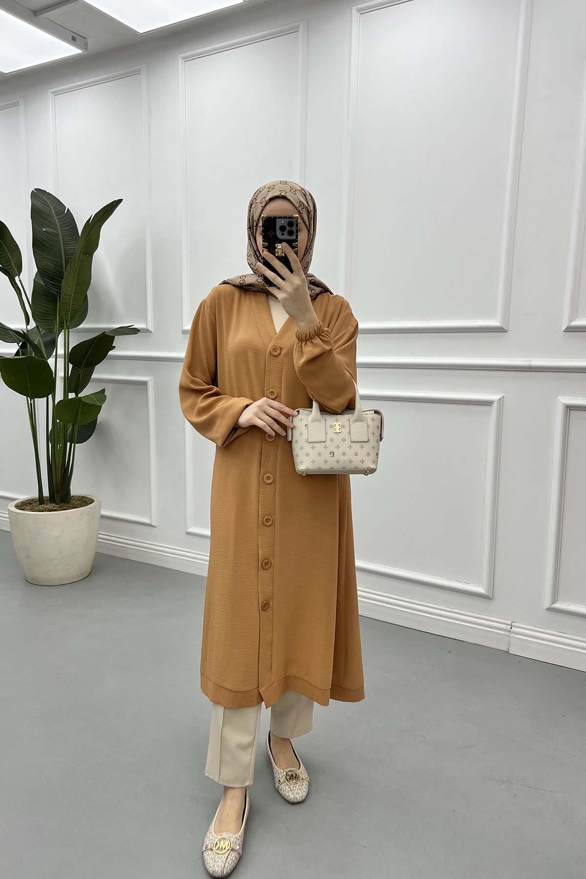 Büyük Beden Düğmeli Uzun Hırka Camel