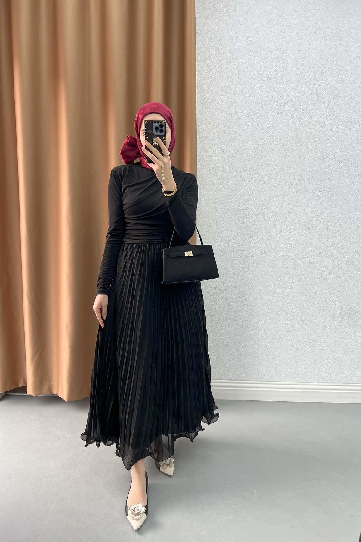 Büzgü Detaylı Bluz Siyah