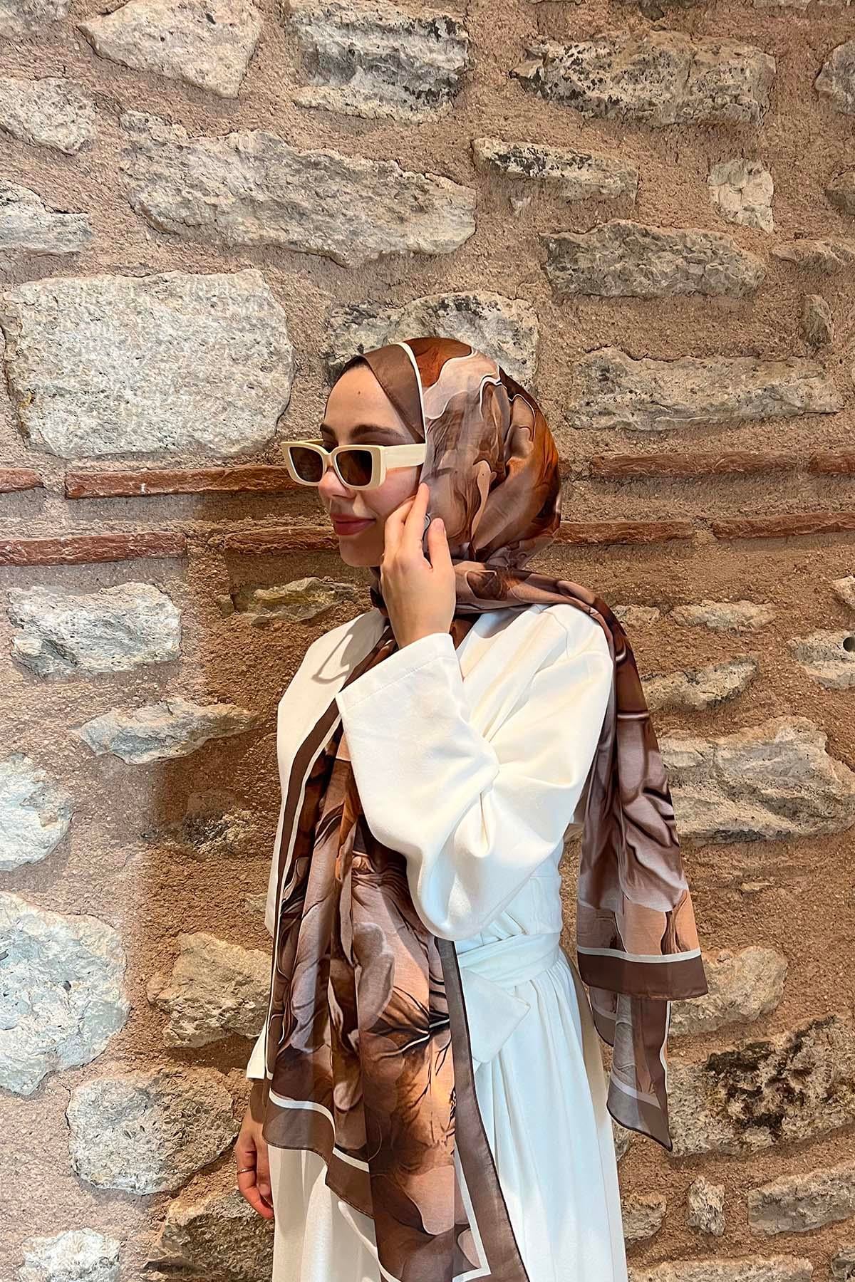 Çiçek Desenli Şal Kahve