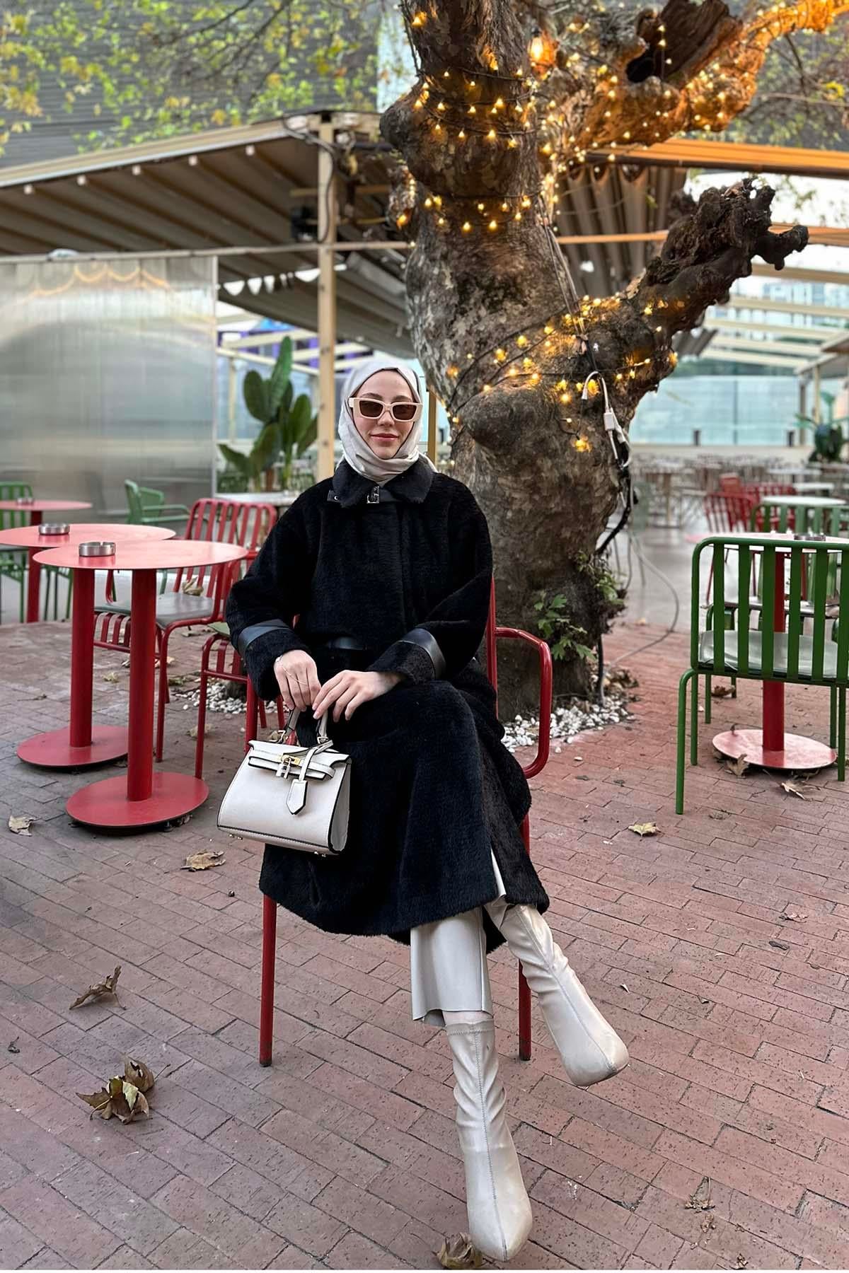 Deri Detaylı Astarlı Kaban Siyah