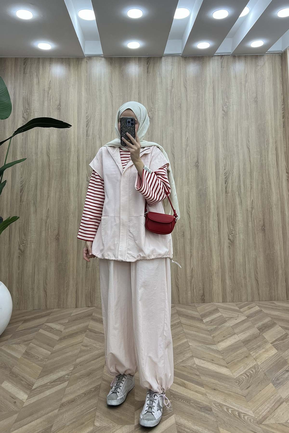 Dik Yaka Cepli Büzgülü Yelek Takım Pembe