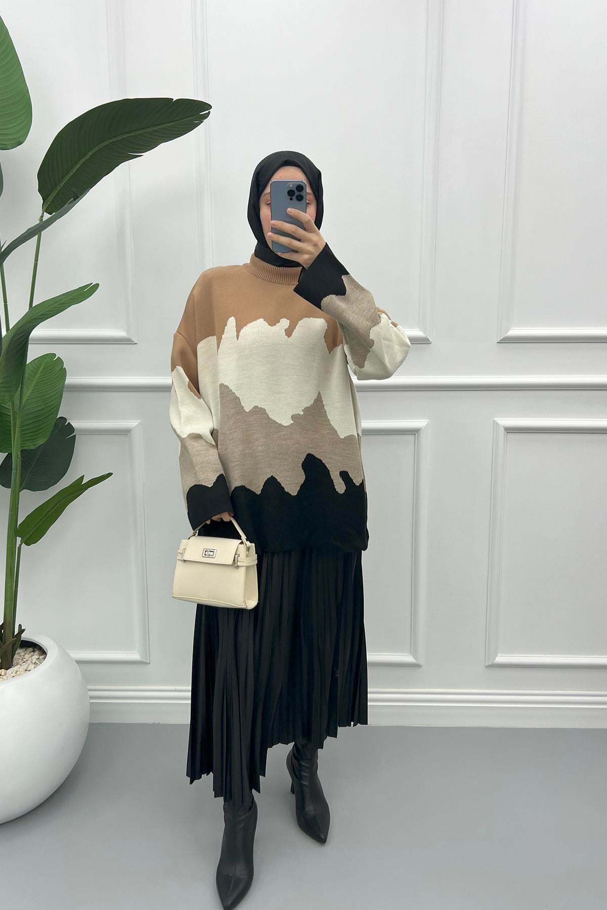 Dik Yaka Dalgalı Kazak Sütlü Kahve