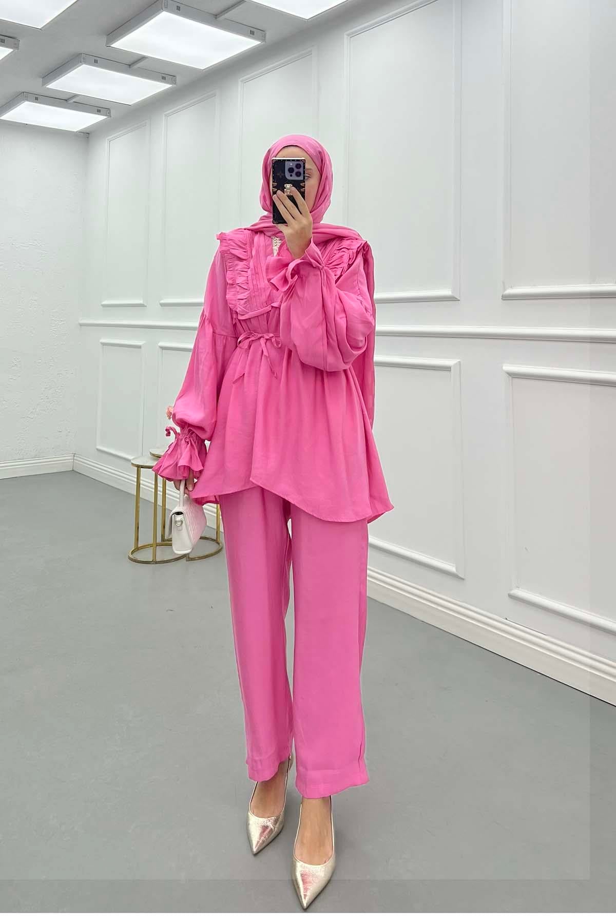 Fırfır Yaka Büzgülü Bluz Takım Pembe