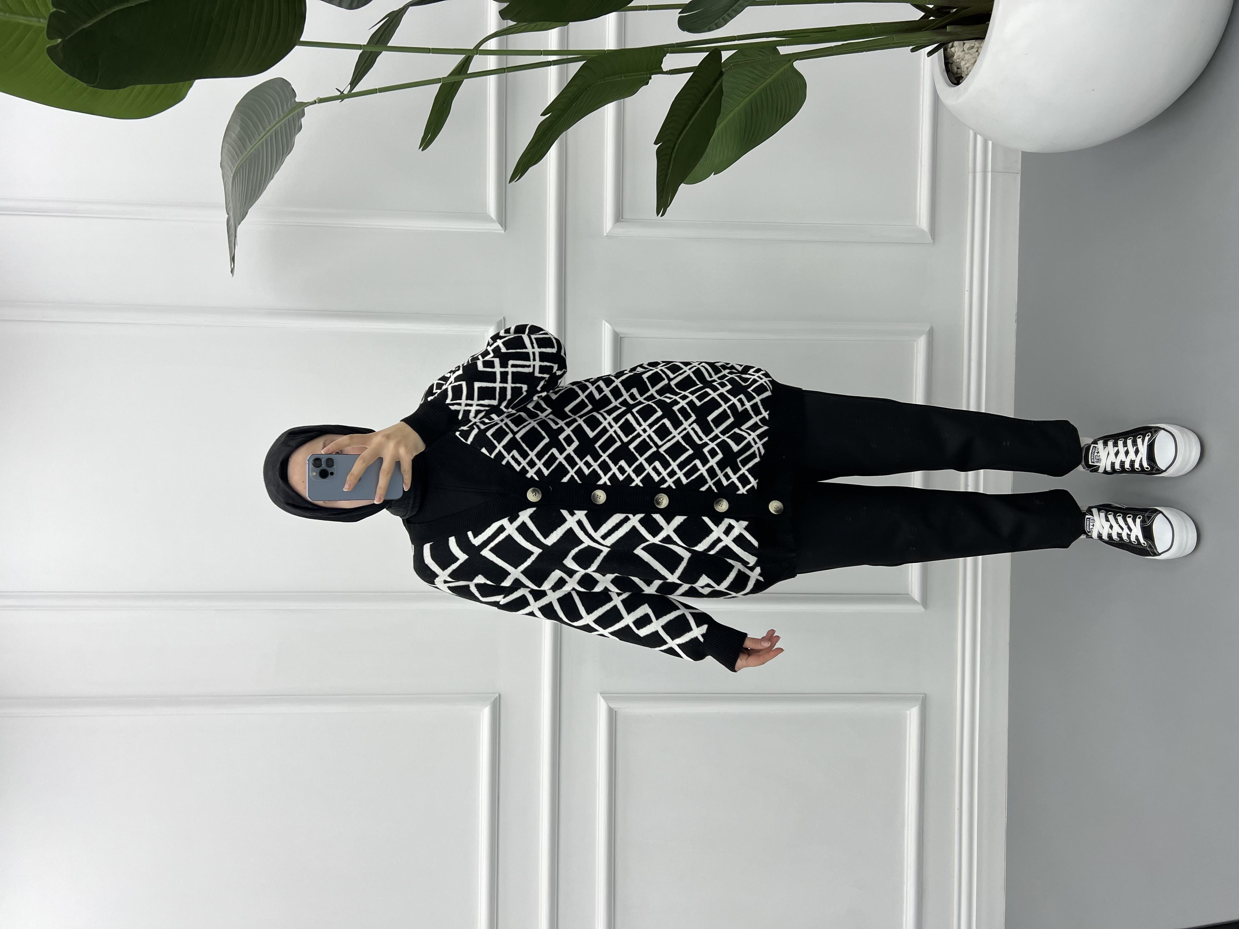 Geometrik Desen Triko Hırka Siyah