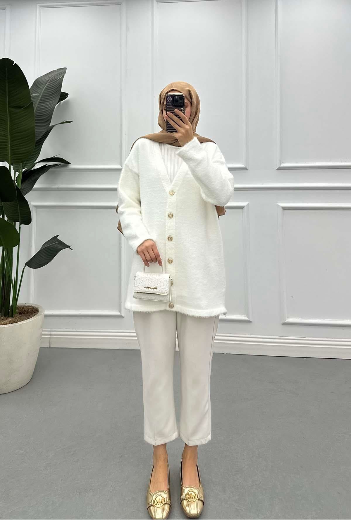 Gold Düğme Angora Hırka Beyaz