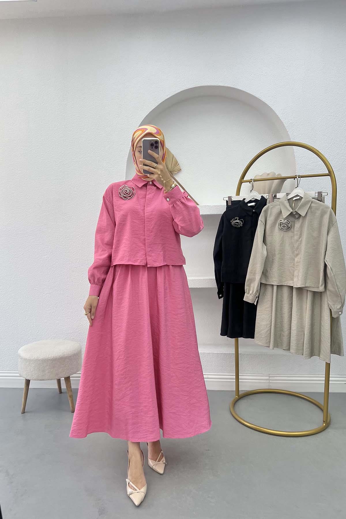 Gül Taşlı Broşlu Takım Pembe