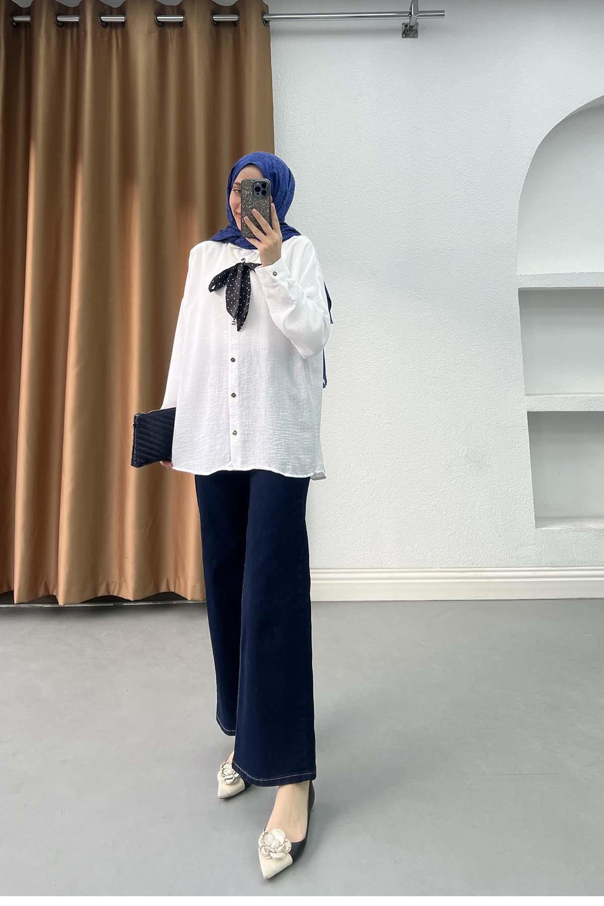 İncili ve Puantiye Fularlı Modern Keten Gömlek Beyaz