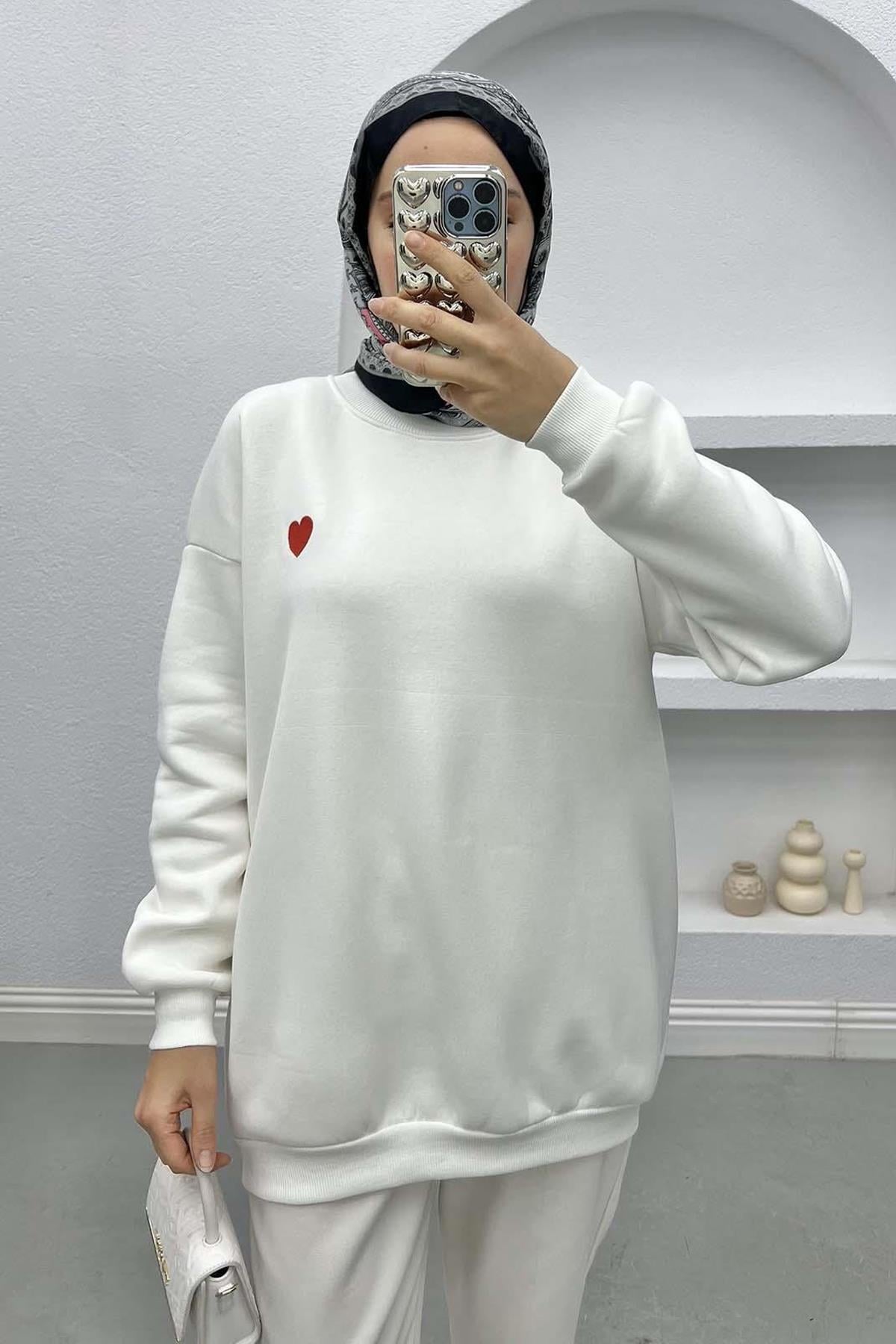 Kalpli Üç İplik Sweatshirt Beyaz