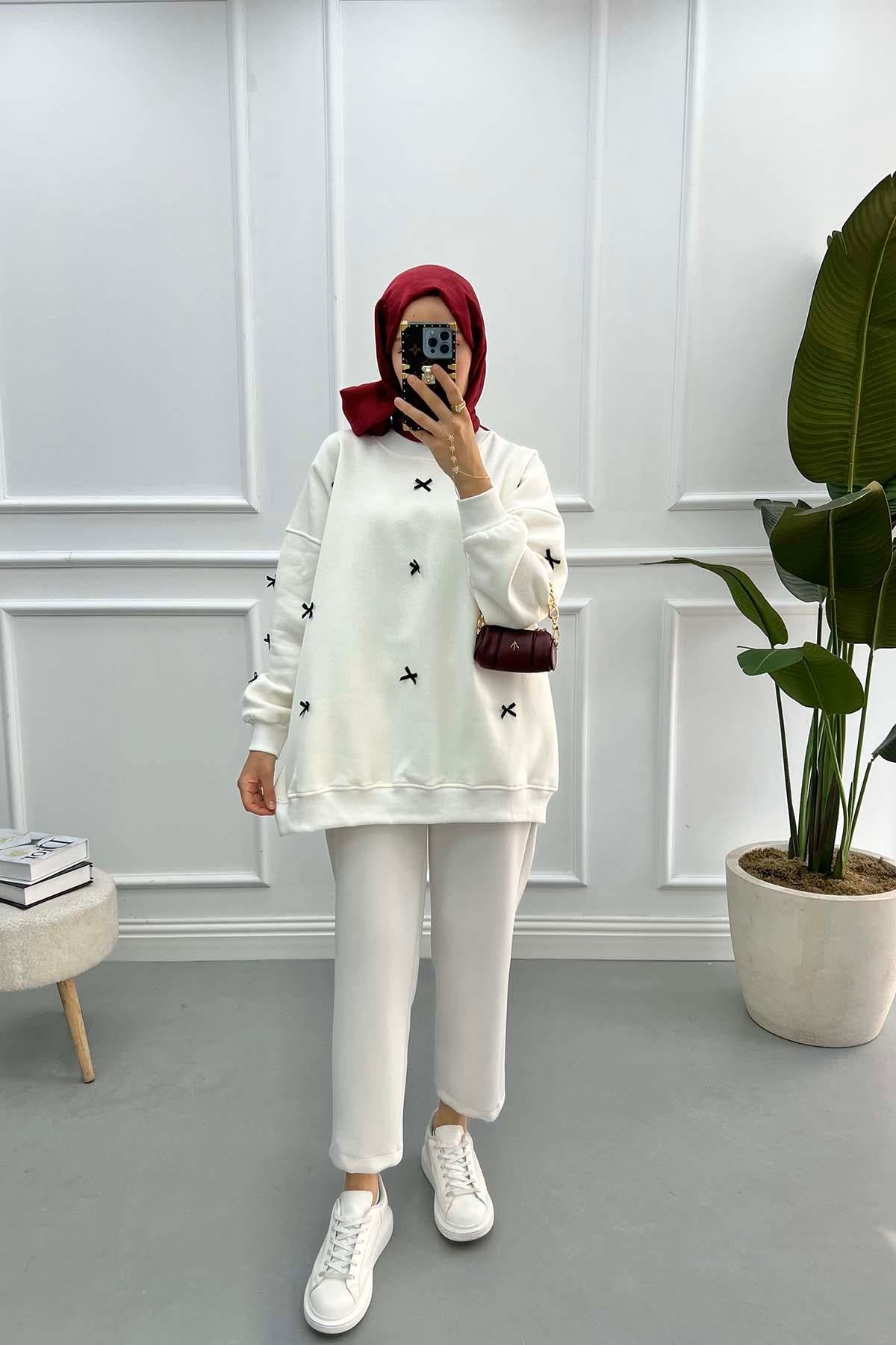 Kurdeleli Sweatshirt Krem