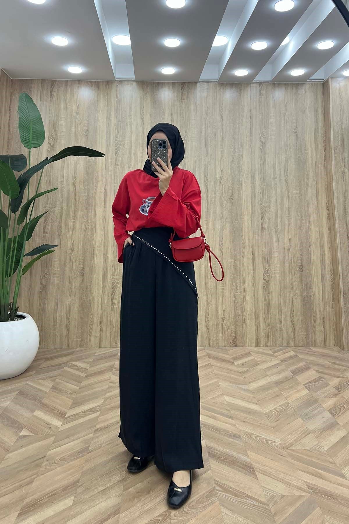 Lina Minimalist Belden Taşlı Fular Detaylı Pantolon Siyah