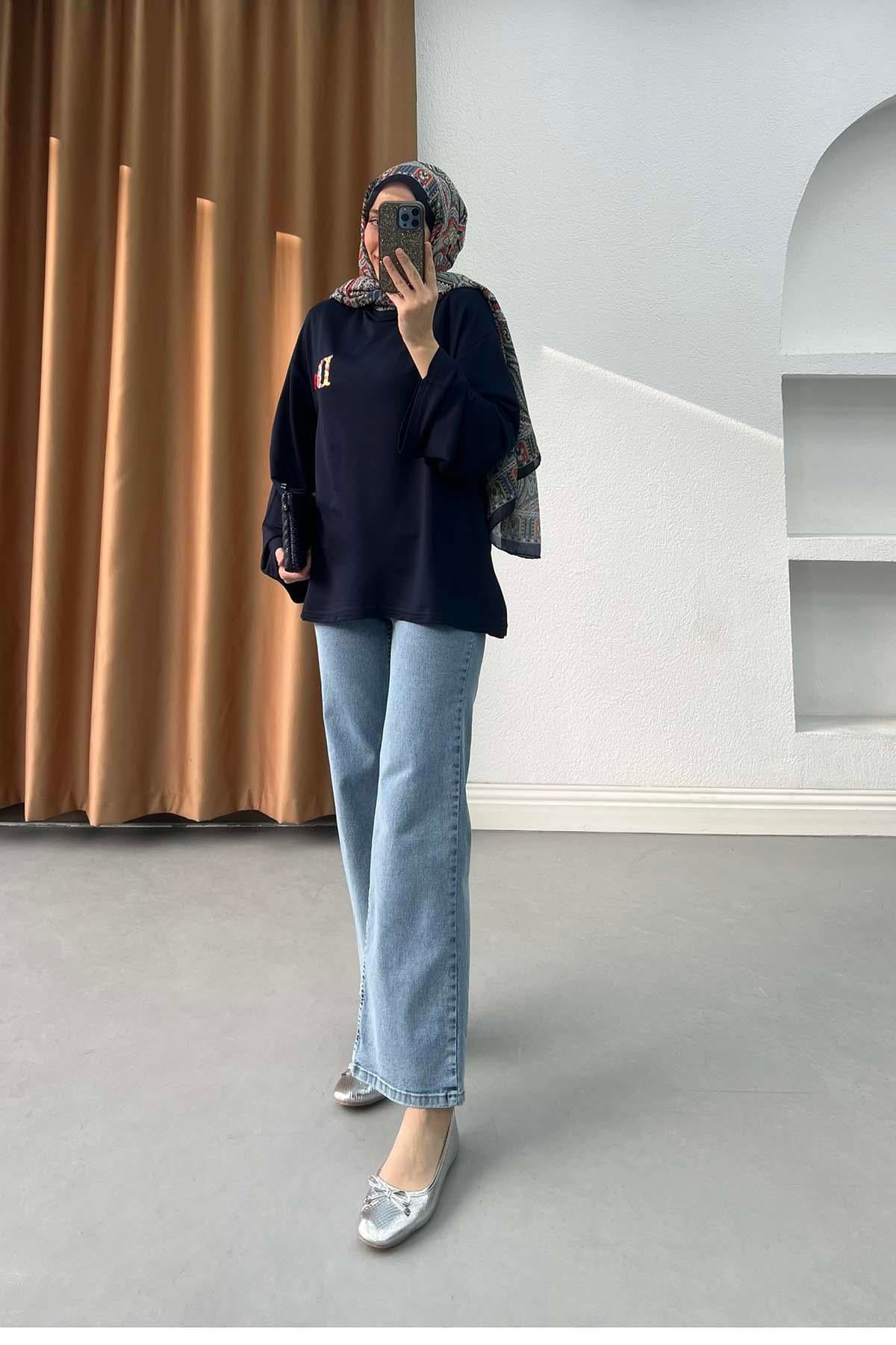 Love &  Letter Nakışlı Oversize Sweatshirt Lacivert