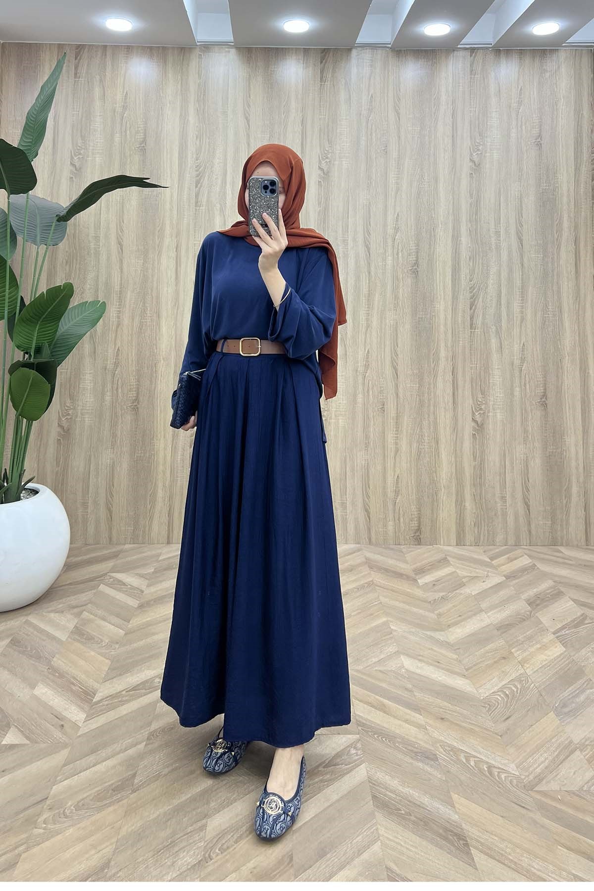 Modern Kemerli Dökümlü Çilek Pantalon Lacivert