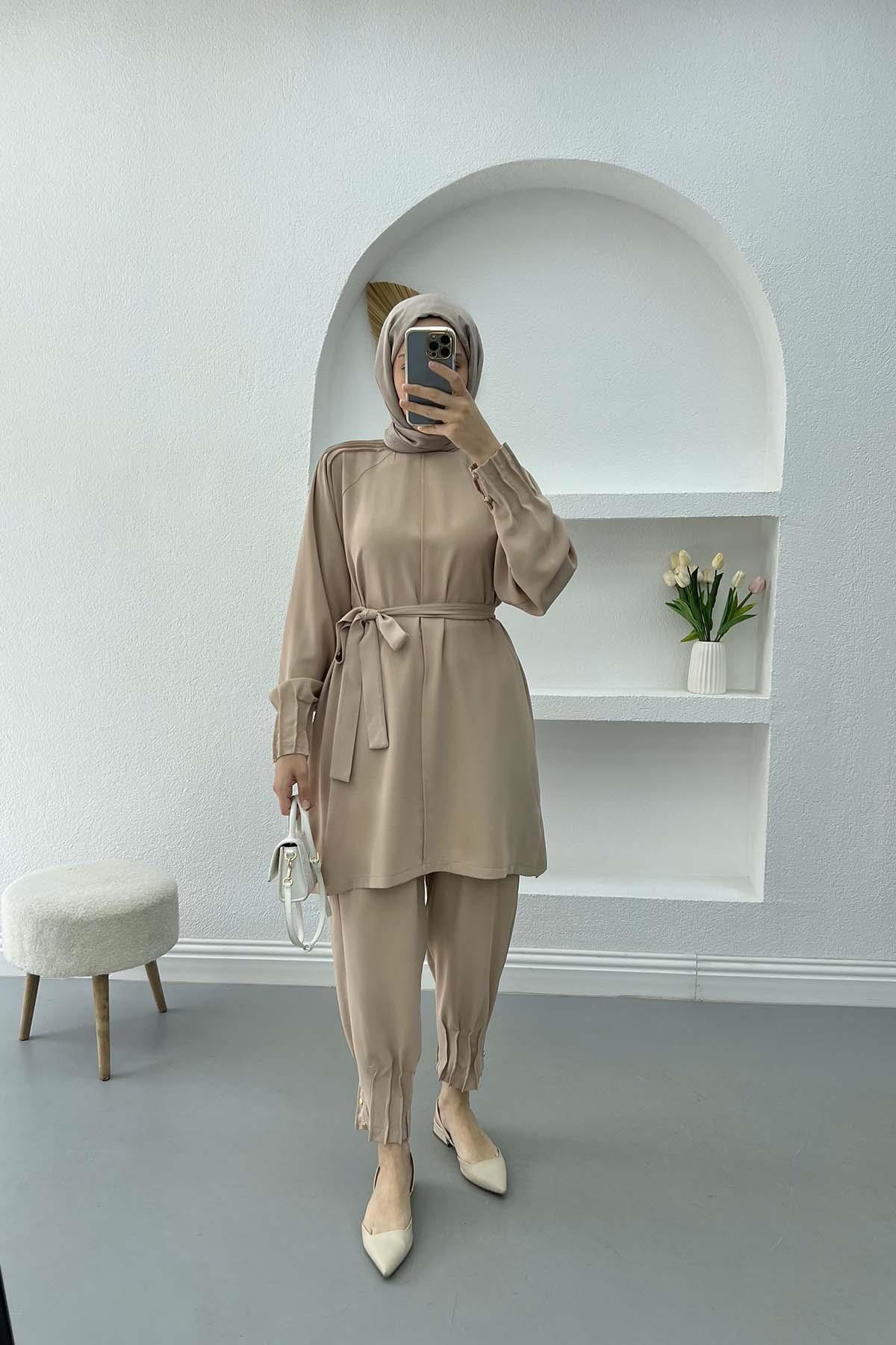 Piliseli Düğmeli Tunik Takım Bej