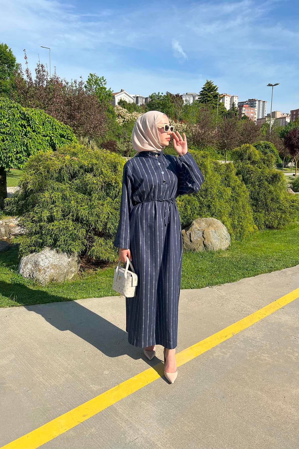 Şerit Desen Yaka Detaylı Elbise Lacivert