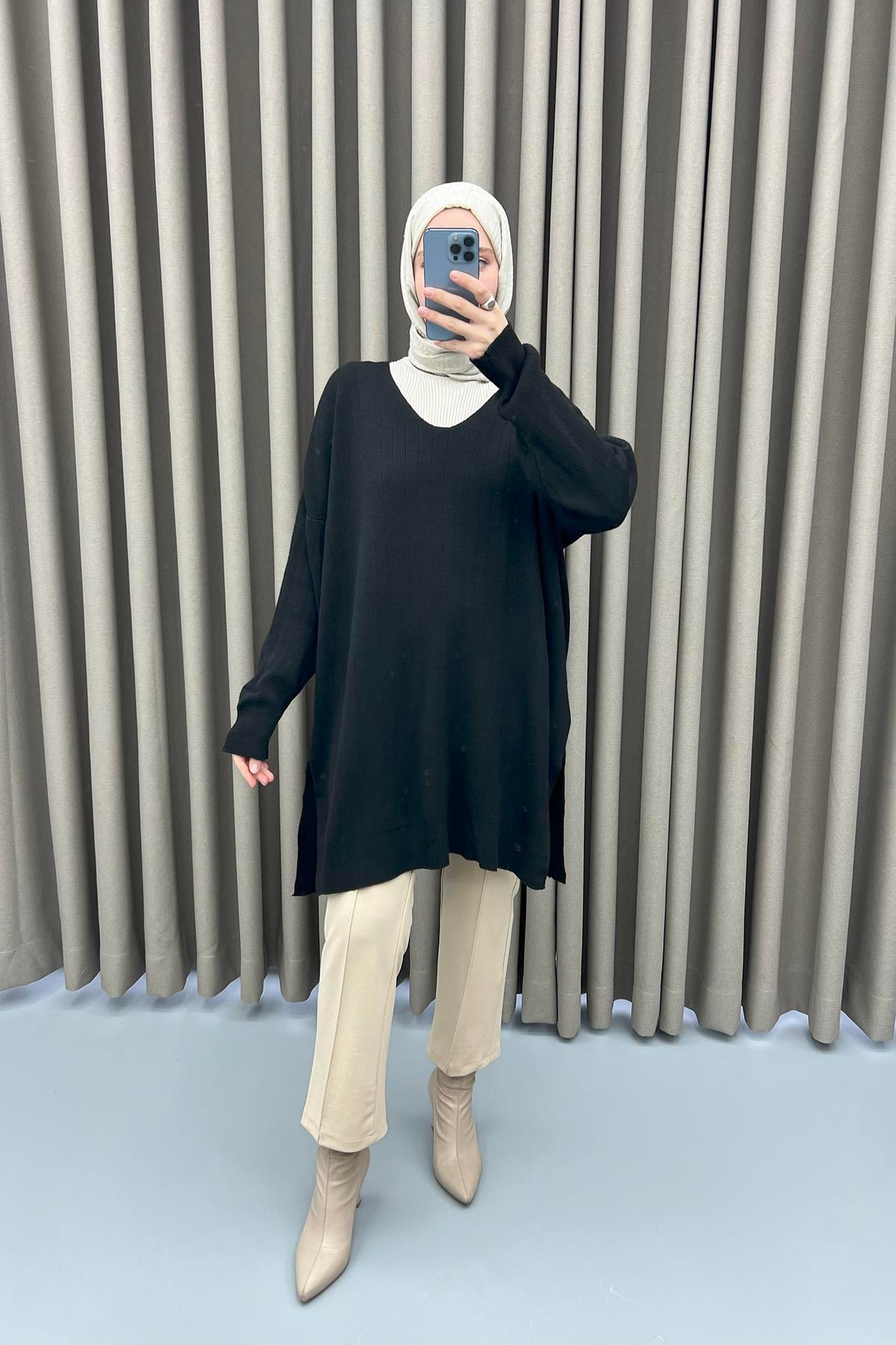 V Yaka Tunik Siyah