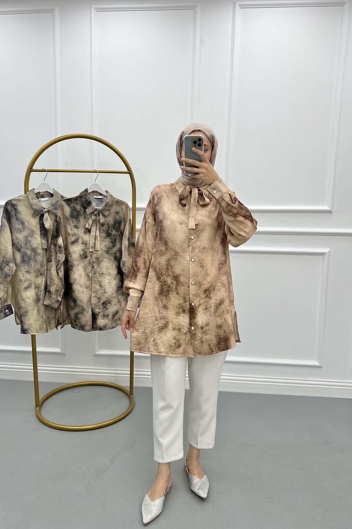 Yaka Bağlamalı Batik Desen Bluz Kahve