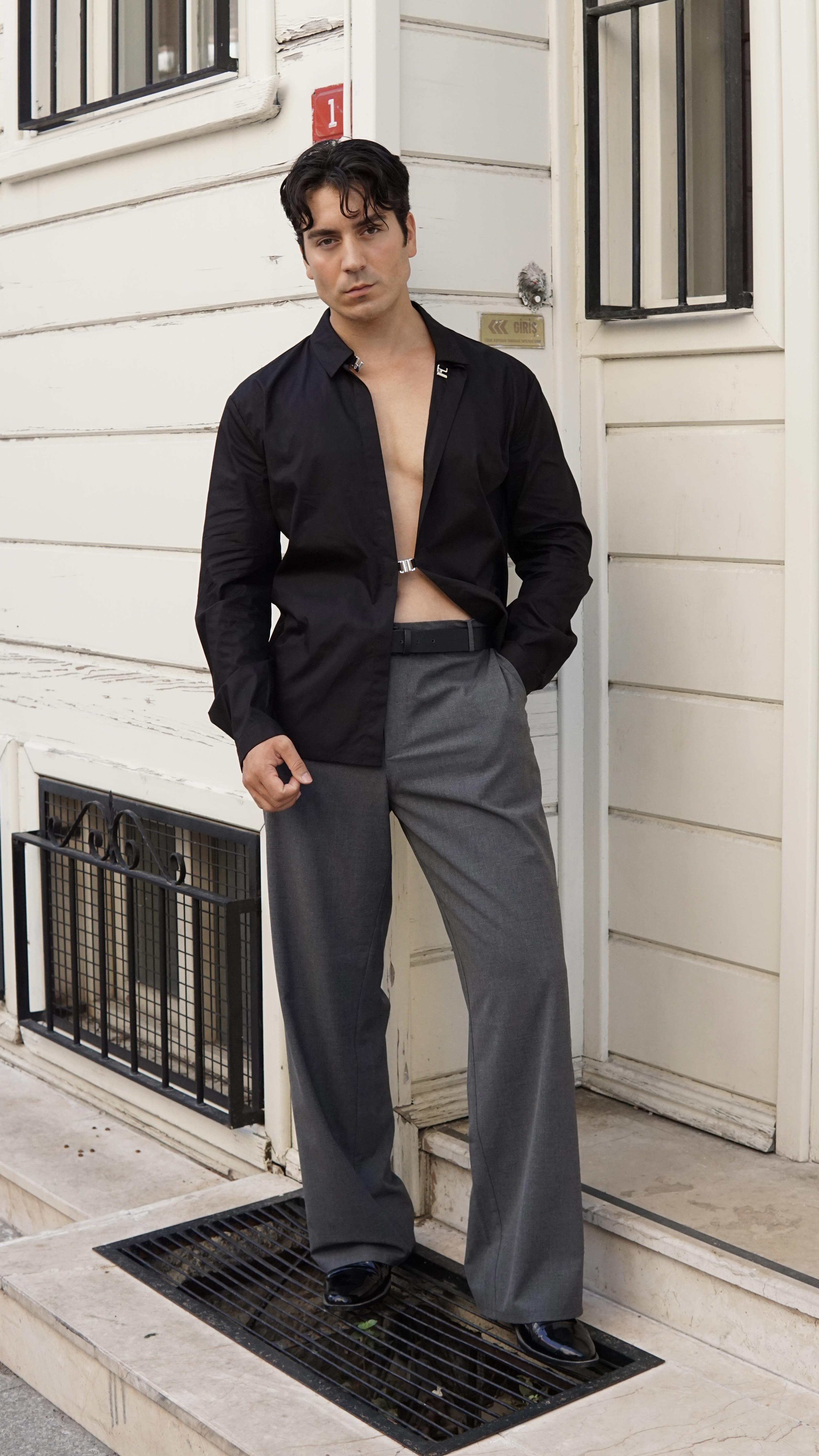 Dionysos Siyah Gömlek