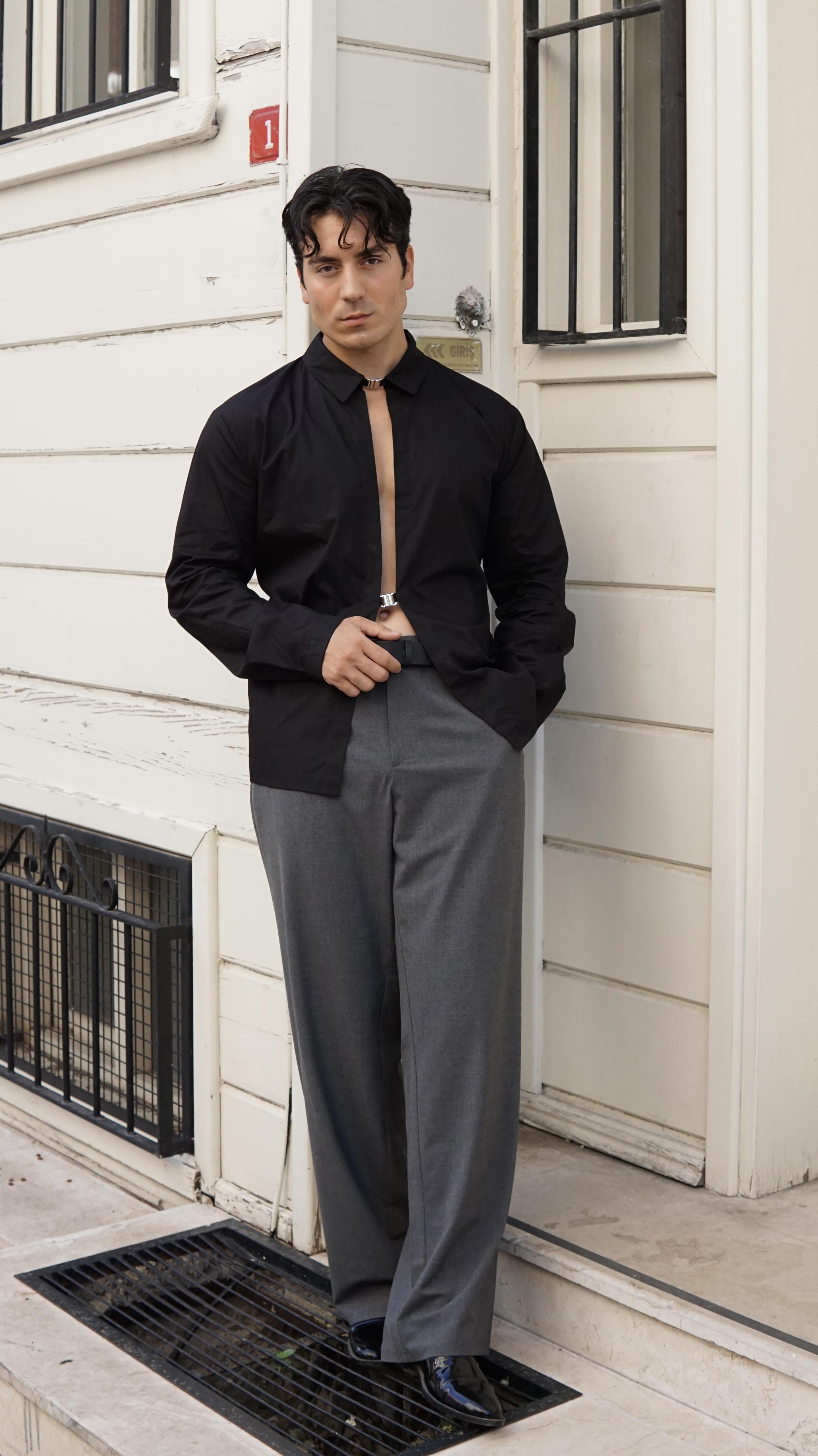 Dionysos Siyah Gömlek