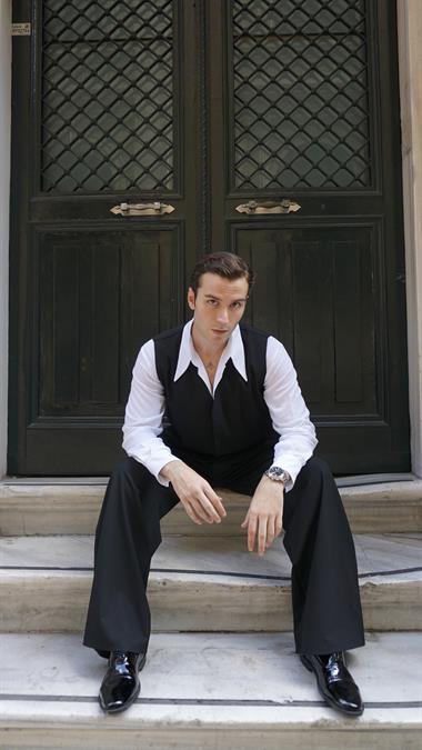 İnce Memed Beyaz Gömlek