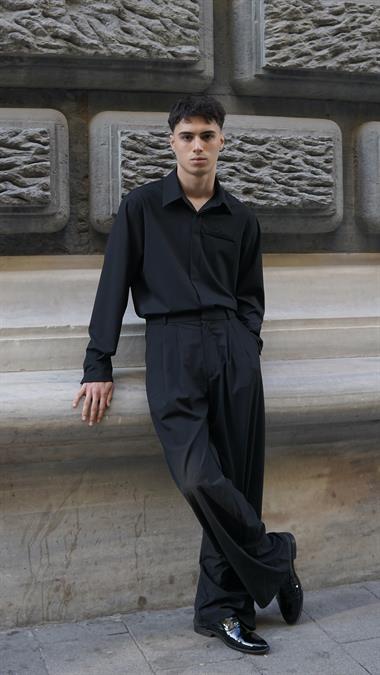 Mr. Fitzwilliam Darcy Siyah Pantolon