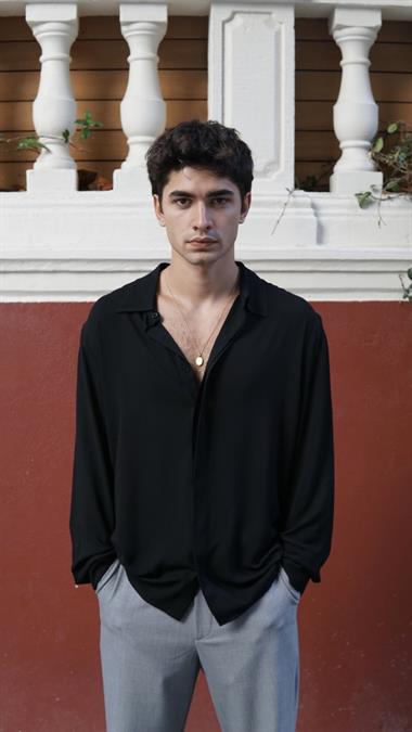 Sydney Carton Siyah Gömlek