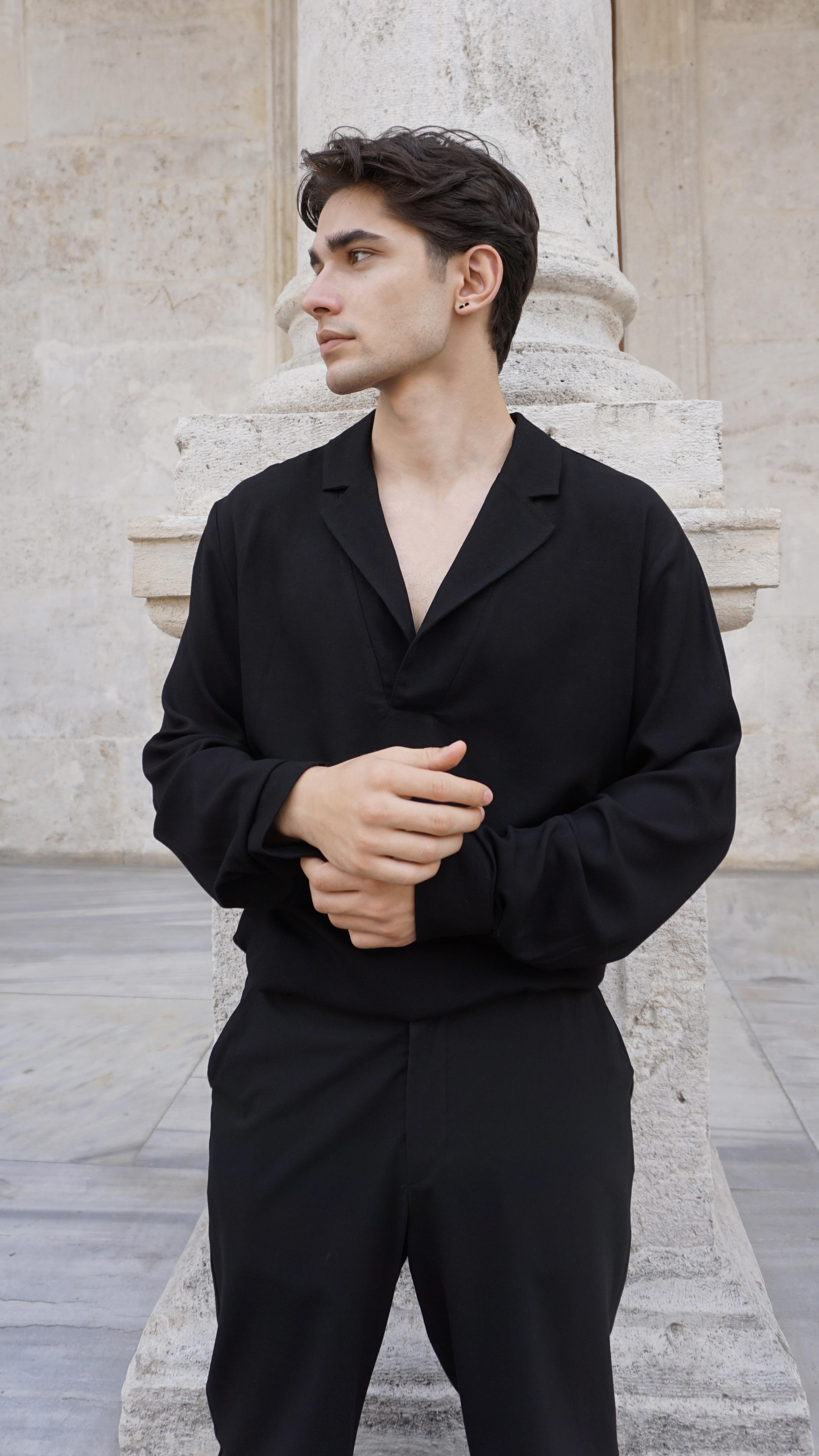 Martin Eden Siyah Gömlek